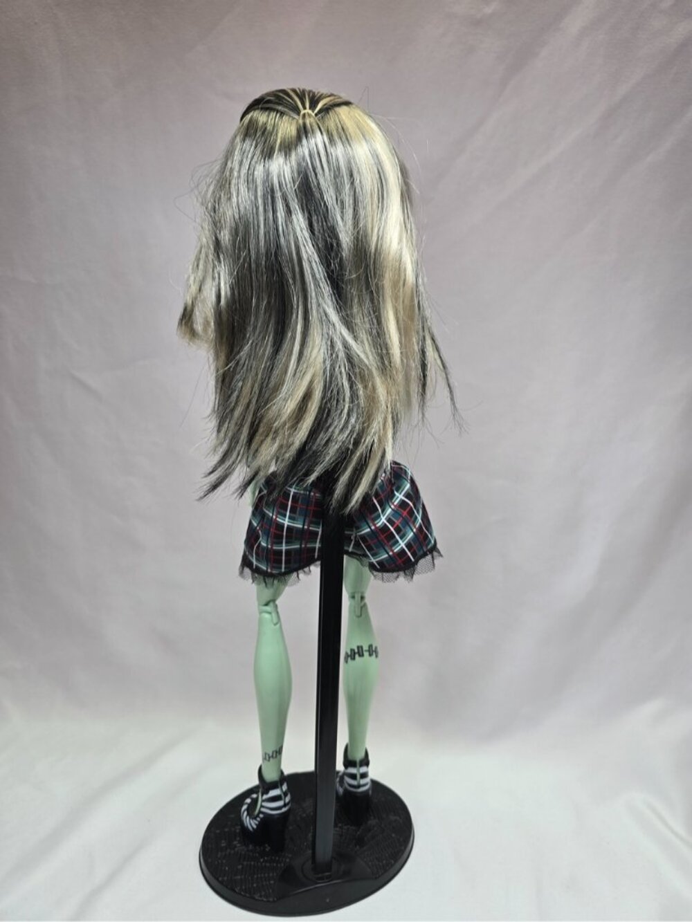 Monster High Frightfully Tall Ghouls 17’’ Frankie Stein Doll with stand - Picture 9 of 16